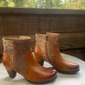L’Artiste by Spring Step Belle Bootie. Size US 8.5/EU 39